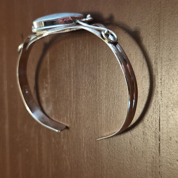 Elegant Sterling Silver and Larimar Blue Teardrop Bracelet - Picture 2 of 3